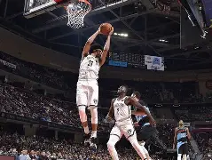 九游官网-国际比赛日布鲁克林篮网状态回暖圣安东尼奥马刺围绕NBA总决赛止住颓势，Rookie在中国队比赛中夺冠看傻球迷